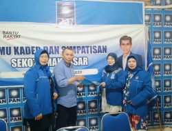 Hamzah Hamid Kembalikan Formulir Pendaftaran Ketua DPD PAN Kota Makassar