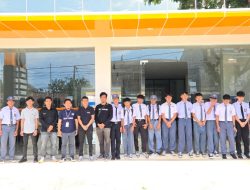 Siswa SMKN 11 Bulukumba Kunjungi Bengkel Singaraja Berlian Motor, Perkuat Kelas Industri Otomotif