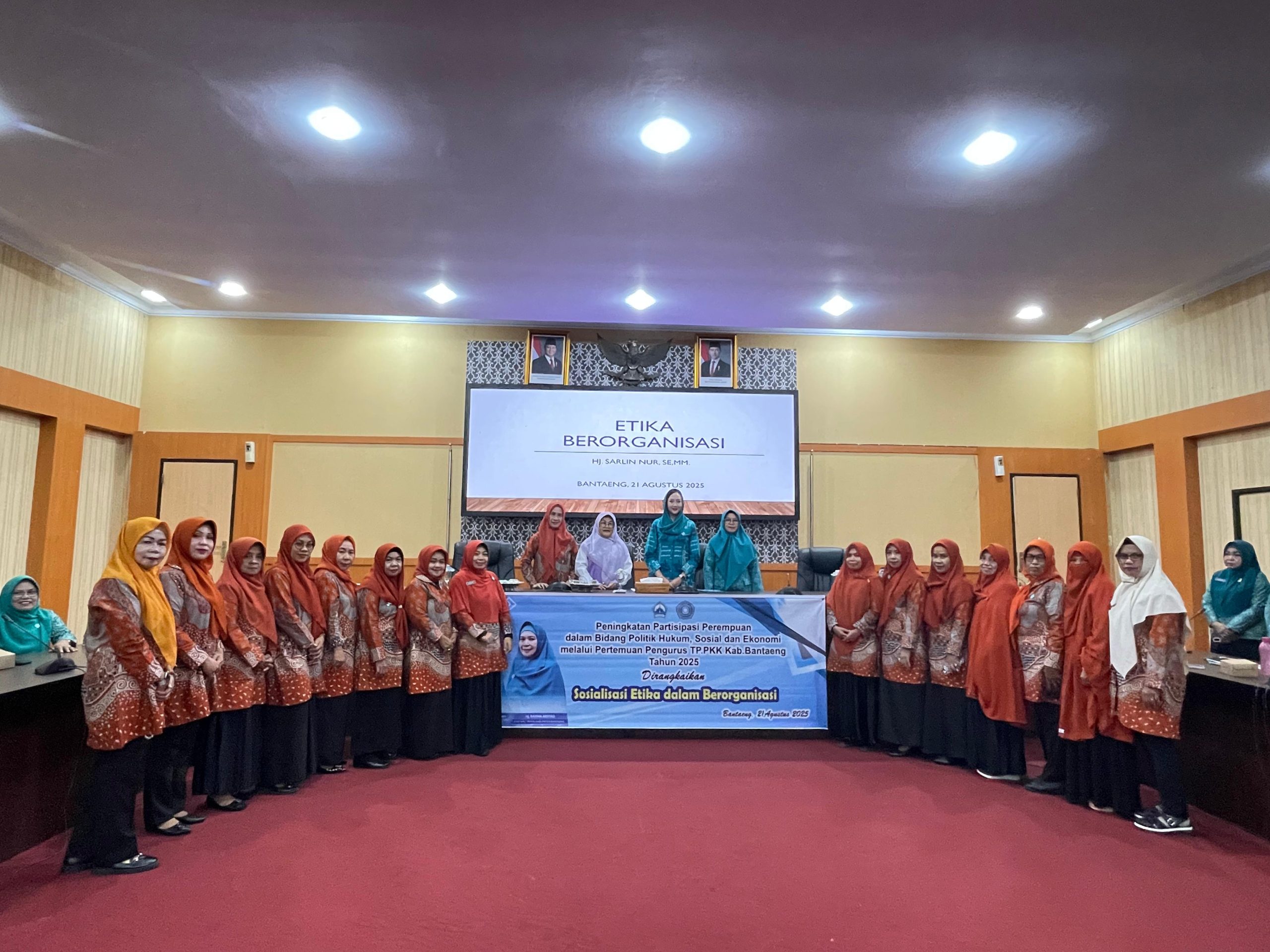 TP PKK Bantaeng Gelar Pertemuan, Bahas Partisipasi Perempuan dan Etika Berorganisasi - RADAR SELATAN