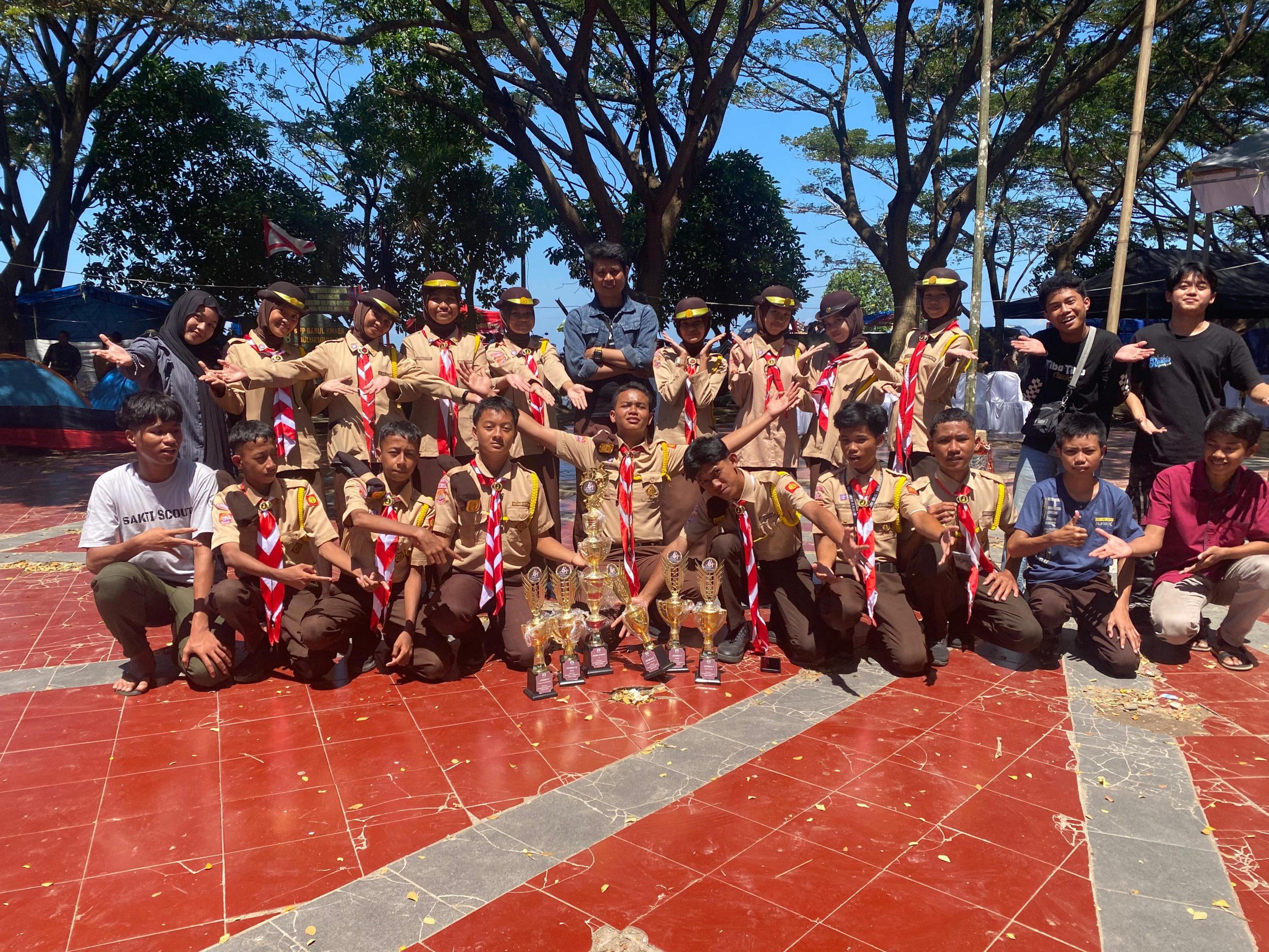 SMK TI Bulukumba Juara Umum Kemah Pramuka di Ujung Bulu - RADAR SELATAN